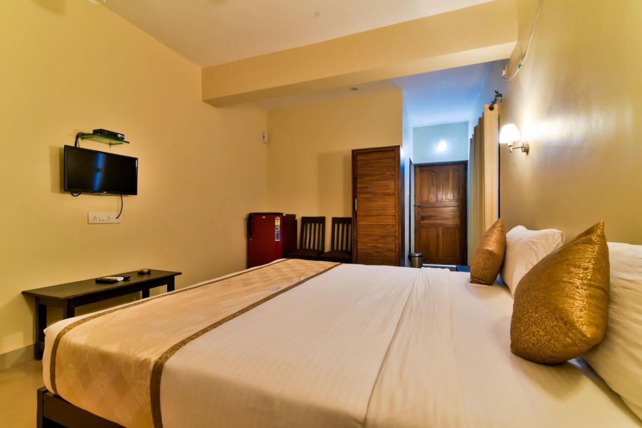Baga Fantacia Beach Inn Calangute Exterior photo