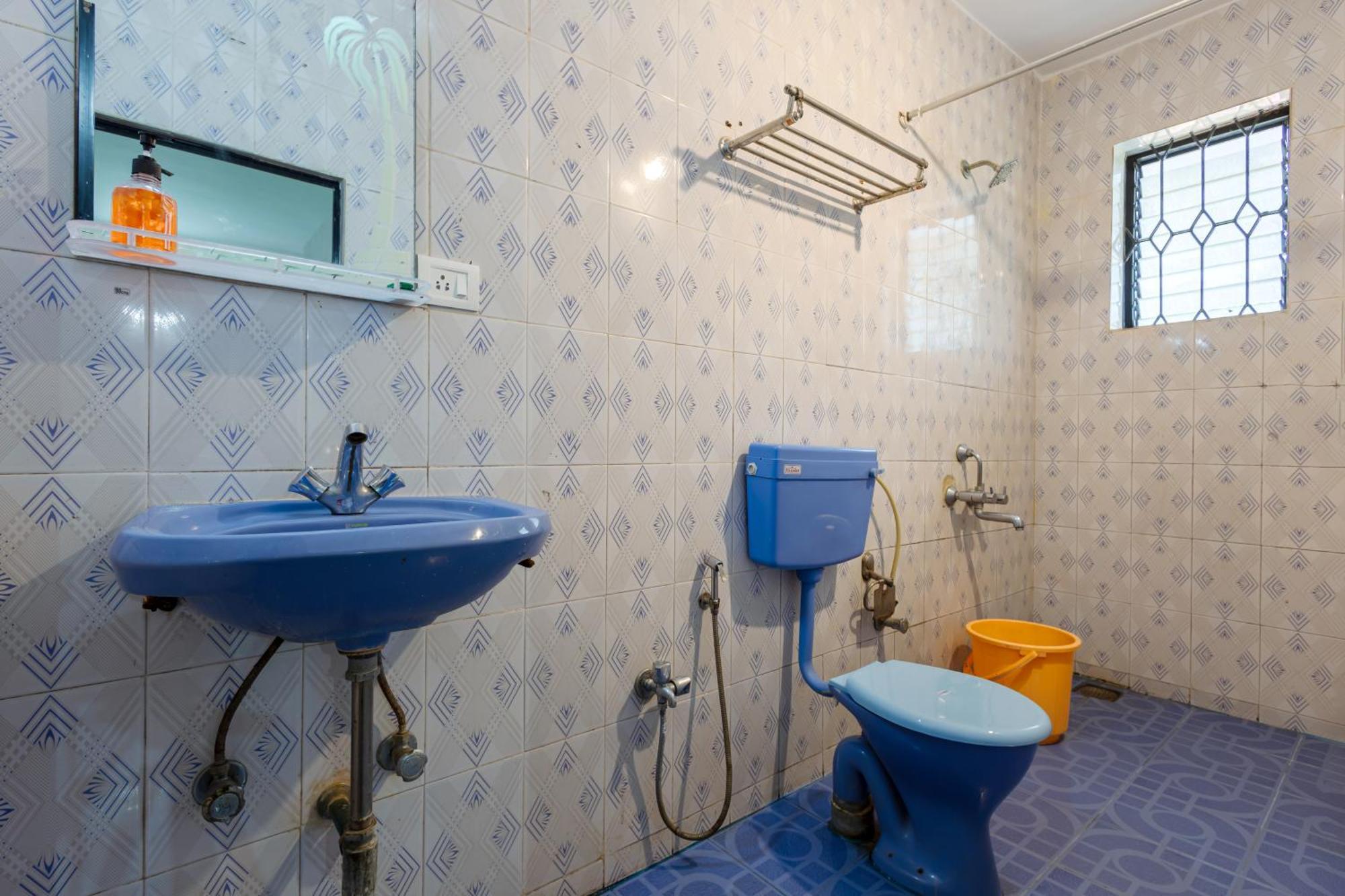 Baga Fantacia Beach Inn Calangute Room photo